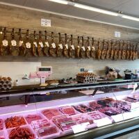 PRECISAMOS DEPENDIENTE CHARCUTERO/A - CARNICERO/A