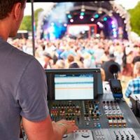 PRECISAMOS TÉCNICO EN SONIDO Y AUDIOVISUALES