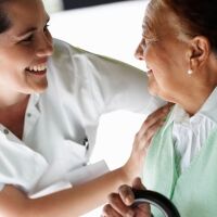 NECESITO UNA MUJER PARA REMPLAZO