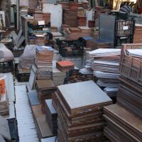 CHATARRA, ESTUFAS VIEJAS, MÁQUINAS, PUERTAS