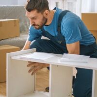 NEIMA BUSCA REPARTIDOR / MONTADOR DE MUEBLES