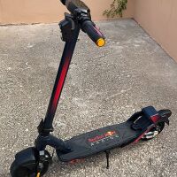 PATINETE ELÉCTRICO RED BULL RACING TURBO 10