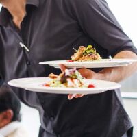 PRECISAMOS PERSONAL DE SALA PARA RESTAURANTE