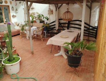 HABITACIÓN GRANDE CON BAÑO PRIVADO