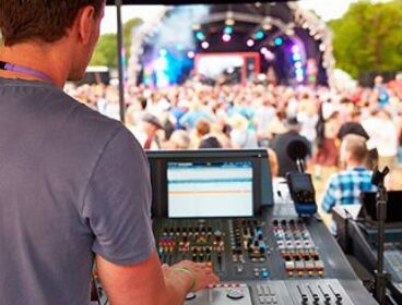 PRECISAMOS TÉCNICO EN SONIDO Y AUDIOVISUALES