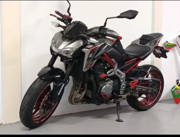 KAWASAKI Z900