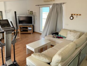 ADOSADO EN DALT SANT JOAN