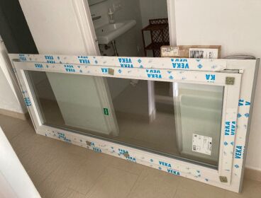 PUERTA DE BALCONERA DE PVC VEKA