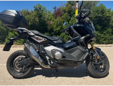 HONDA X-ADV 750