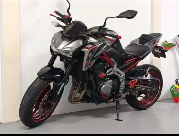 KAWASAKI Z900
