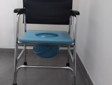 SILLA INODORO PARA PERSONAS MAYORES
