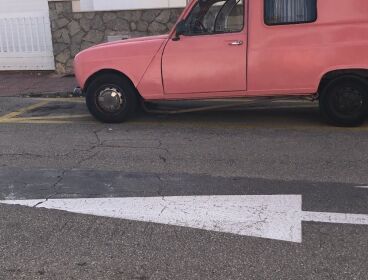 RENAULT 4