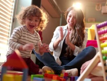 PRECISAMOS CANGURO Y AYUDA EN CASA