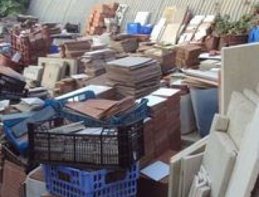 RESTOS DE BALDOSAS, TEJAS, MARÉS