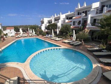 APARTHOTEL NELVA RESORT PRECISA CAMAREROS/AS