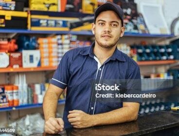 PRECISAMOS CAJERO Y DEPENDIENTE